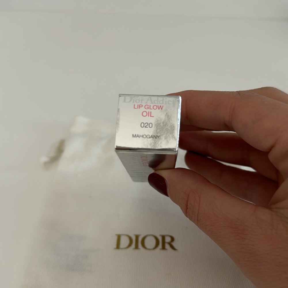 Dior Addict Lip Glow Oil and Dior Pouch - Picture 2 of 5